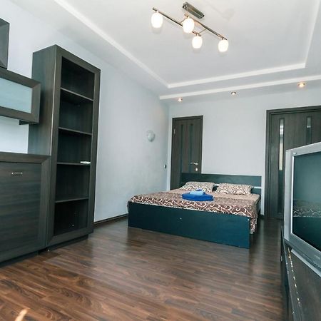 Apartments On Henerala Zhmachenka Киев Екстериор снимка