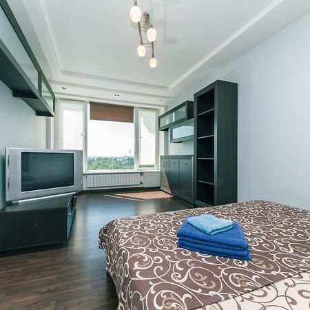 Apartments On Henerala Zhmachenka Киев Екстериор снимка