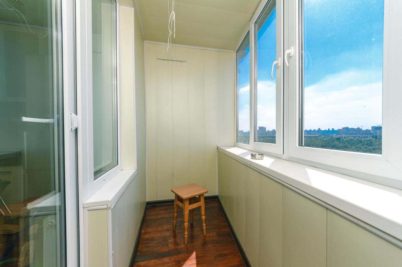 Apartments On Henerala Zhmachenka Киев Екстериор снимка