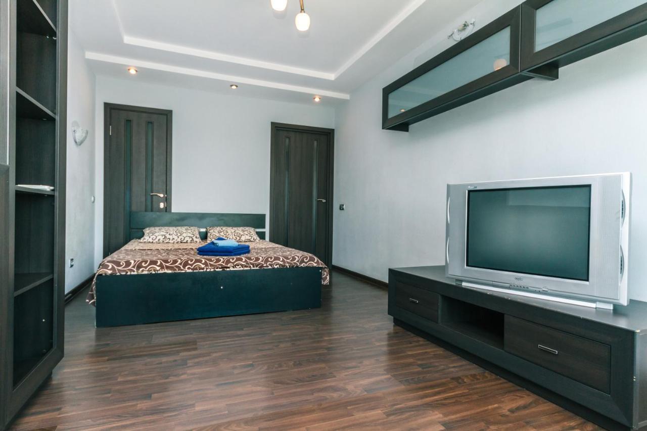 Apartments On Henerala Zhmachenka Киев Екстериор снимка