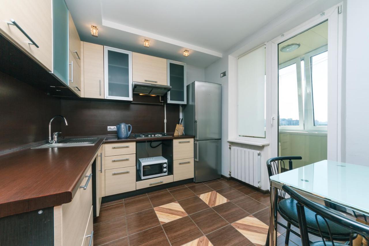 Apartments On Henerala Zhmachenka Киев Екстериор снимка