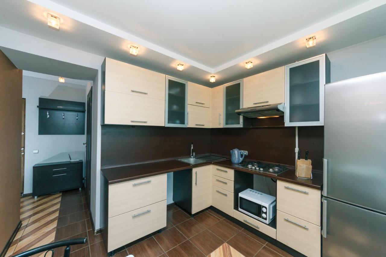 Apartments On Henerala Zhmachenka Киев Екстериор снимка