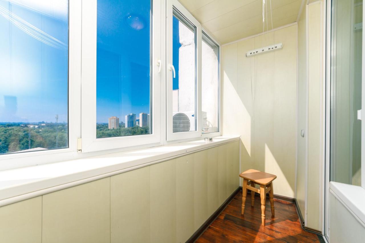 Apartments On Henerala Zhmachenka Киев Екстериор снимка