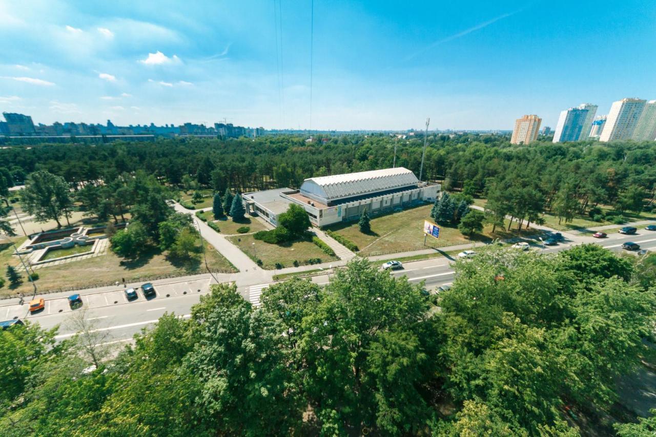 Apartments On Henerala Zhmachenka Киев Екстериор снимка